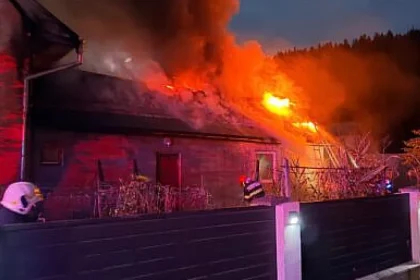 Incendiu devastator la o casă din Frumosu