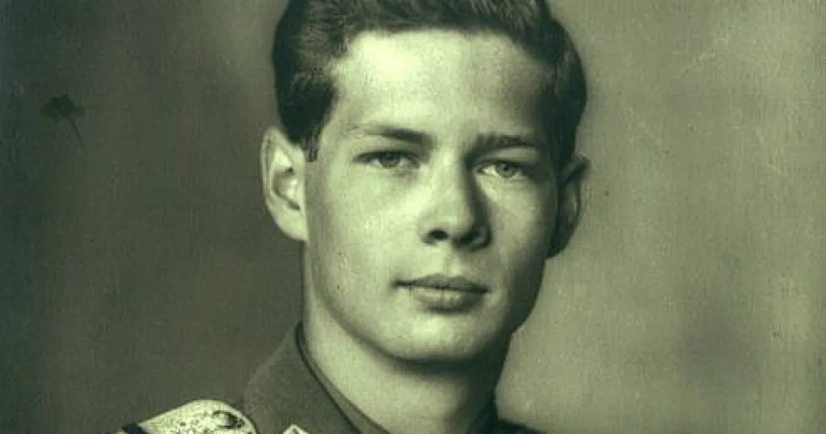 Mihai I, ultimul rege al României, se naște în 1921