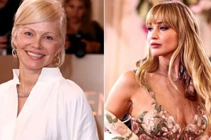 Pamela Anderson și Jennifer Lawrence adoptă tendința în încălțăminte. Imprimeul revine