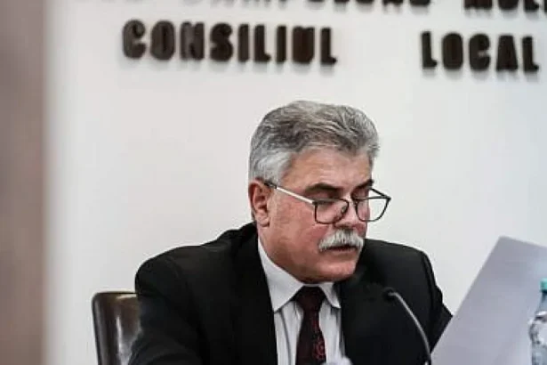 Patinoar artificial pe terenul de sport din Câmpulung Moldovenesc