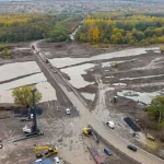Podul vechi dintre Cornu Luncii și Mălini, demolat. Începe construcția noului pod