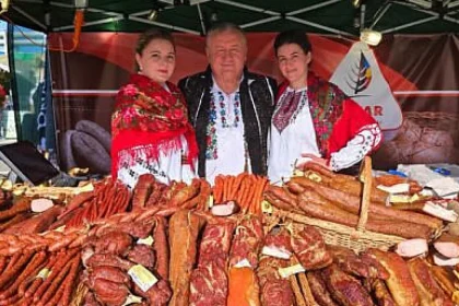 Primar sucevean promovează producători locali la Târgul de Toamnă de la Iulius Mall (foto)
