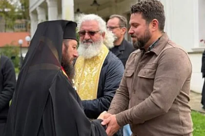 Primarul Bogdan Loghin, închinare la moaștele Sf. Ioan cel Nou, la Mănăstirea Bogdana