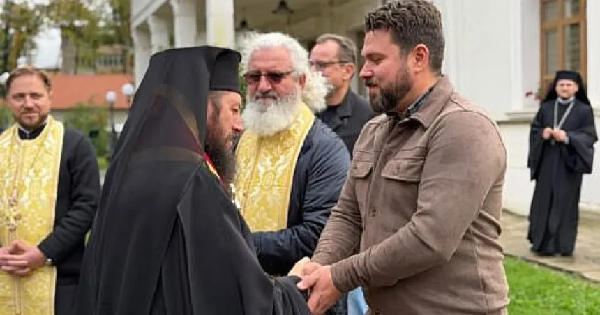 Primarul Bogdan Loghin, închinare la moaștele Sf. Ioan cel Nou, la Mănăstirea Bogdana