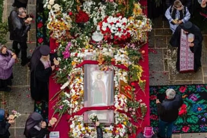 Sfântul Ioan cel Nou s-a întors la Catedrala din Suceava după procesiunea de două zile