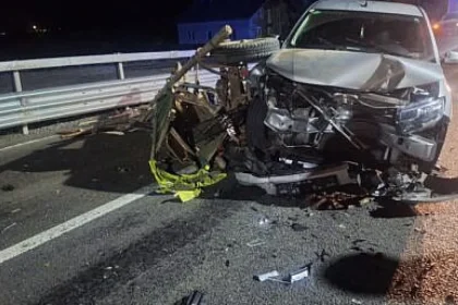 Șofer băut provoacă accident grav; un bărbat din căruță ajunge la spital