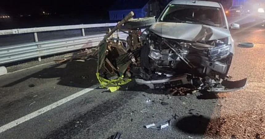 Șofer băut provoacă accident grav; un bărbat din căruță ajunge la spital