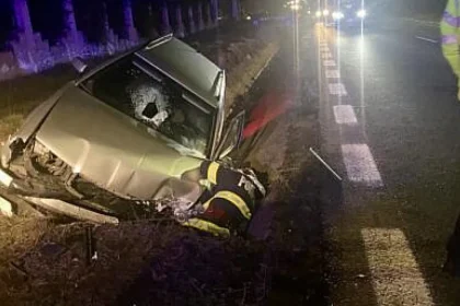 Șofer de BMW urmărit de Poliție după ce nu a oprit la semnal s-a izbit într-un cap de pod