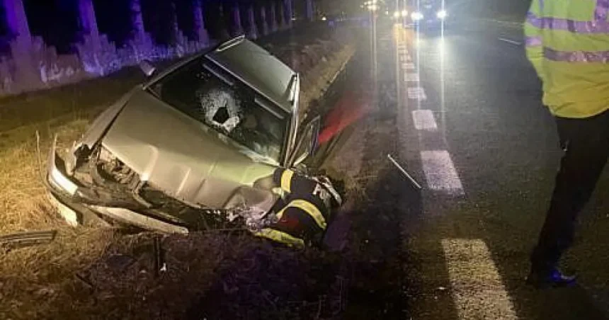 Șofer de BMW urmărit de Poliție după ce nu a oprit la semnal s-a izbit într-un cap de pod