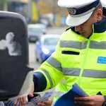 Șoferiță amendată și lăsată fără permis 90 de zile după ce a accidentat un biciclist