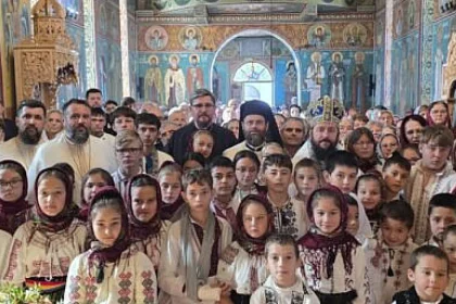 Sub Acoperământul Maicii Domnului, așezământul de copii din Rădăuți și-a sărbătorit hramul