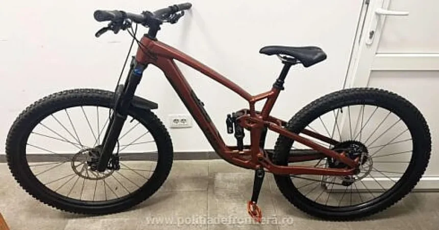 Tânără de 21 de ani din Rădăuți, cu probleme psihice, cercetată după furtul unei biciclete