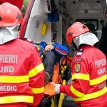 Vecină salvează bărbat prins între mașină și peretele garajului
